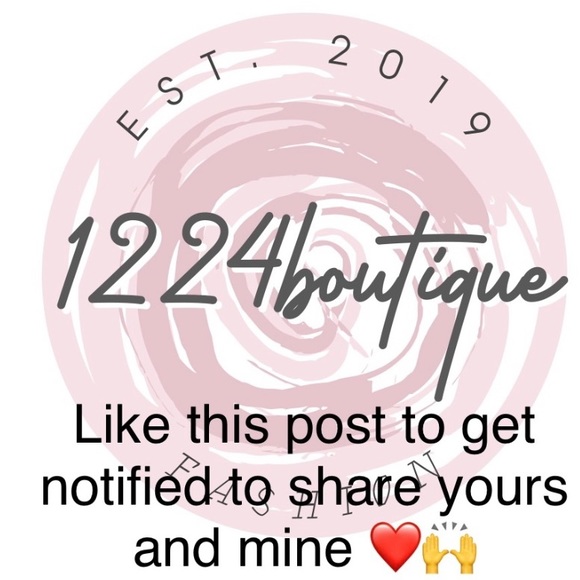 1224 boutique Tops - Like this post & get notified when I’m going live to share Urs and mine ❤️🙌